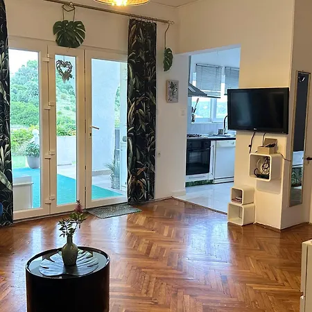 Apartament Saranda *