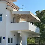 Saranda Apartment *