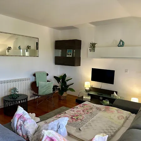 Saranda Apartman Supetarska Draga