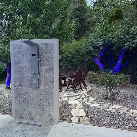 Saranda Supetarska Draga