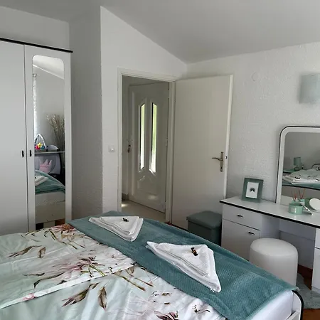 Saranda * Supetarska Draga