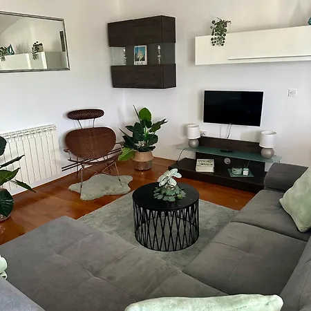 Saranda Apartment