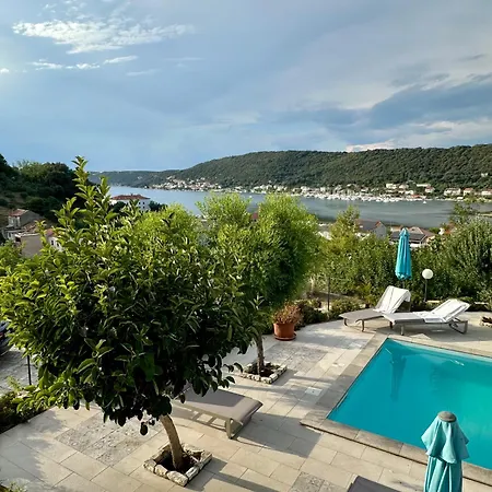 Saranda Apartman Supetarska Draga