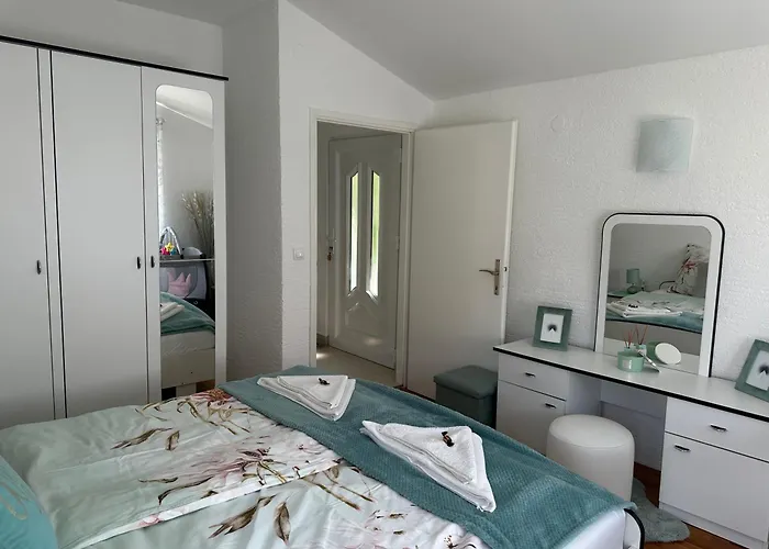 Saranda * Supetarska Draga